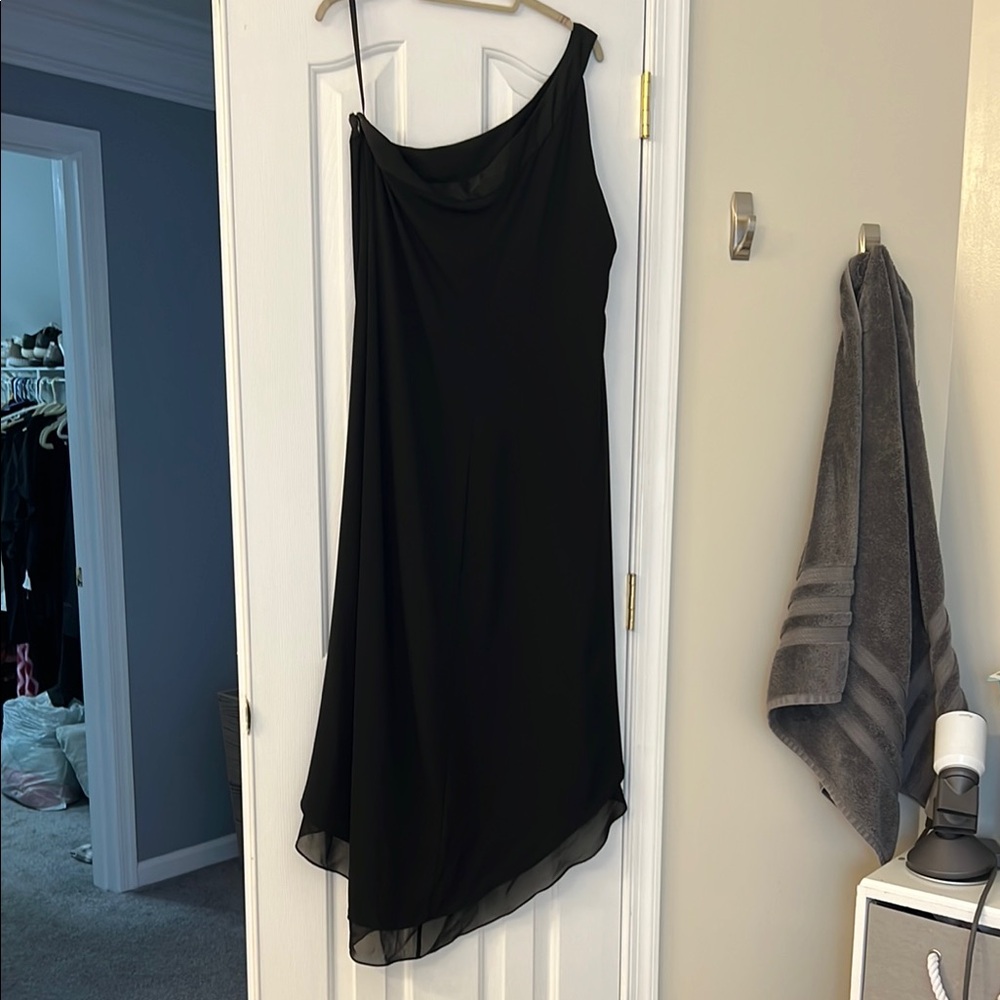 Elegant Black One-Shoulder Dress
